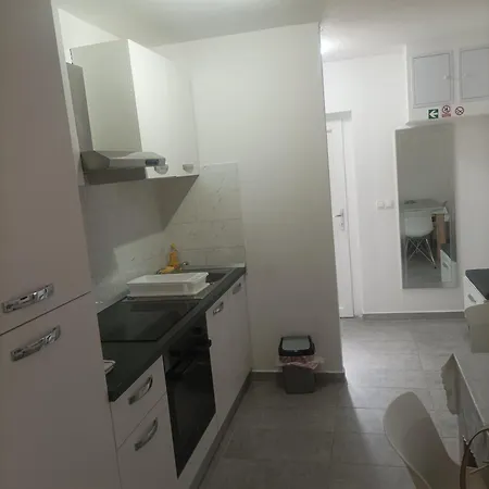 M&k Apartment *